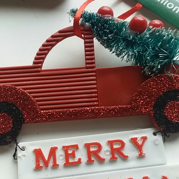 Red truck lot - Picture 2 of 3